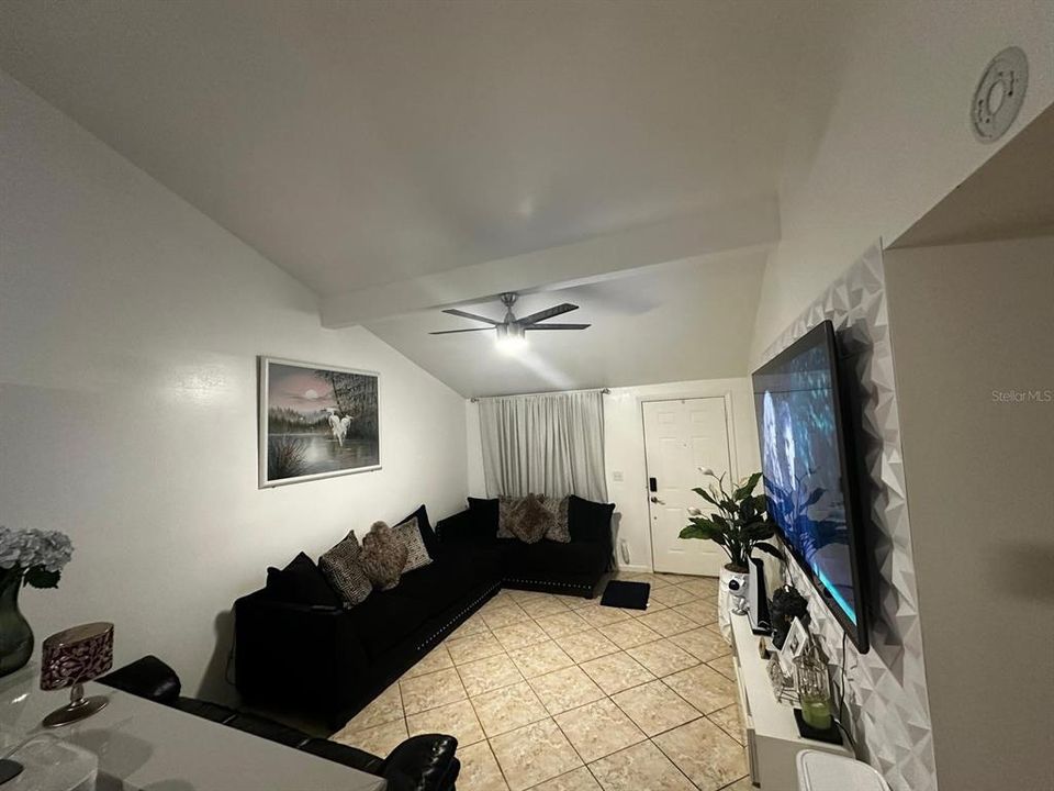 En Venta: $395,000 (3 camas, 2 baños, 1389 Pies cuadrados)