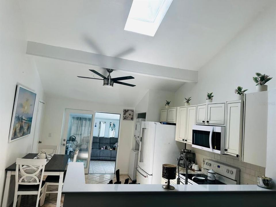 En Venta: $395,000 (3 camas, 2 baños, 1389 Pies cuadrados)