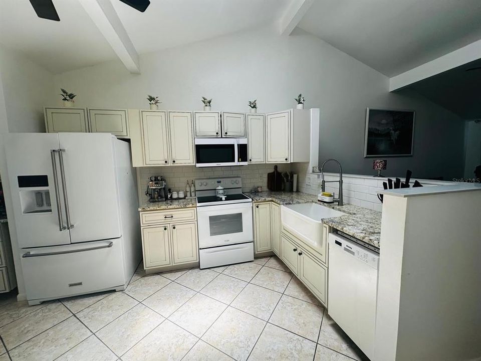 En Venta: $395,000 (3 camas, 2 baños, 1389 Pies cuadrados)