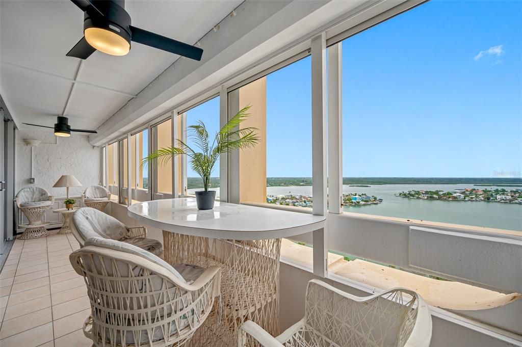 For Rent: $2,900 (1 beds, 1 baths, 995 Square Feet)