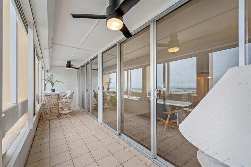For Rent: $2,900 (1 beds, 1 baths, 995 Square Feet)