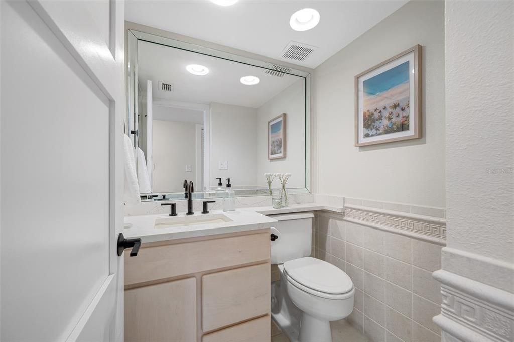 For Rent: $2,900 (1 beds, 1 baths, 995 Square Feet)
