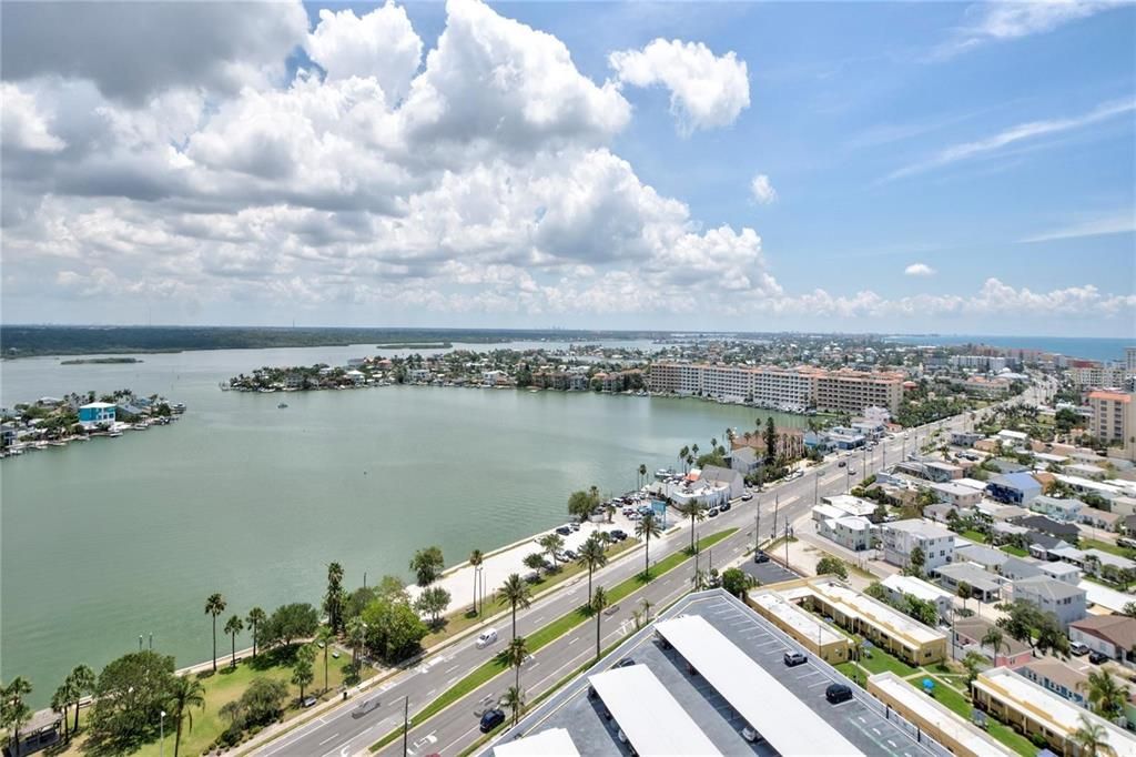 For Rent: $2,900 (1 beds, 1 baths, 995 Square Feet)