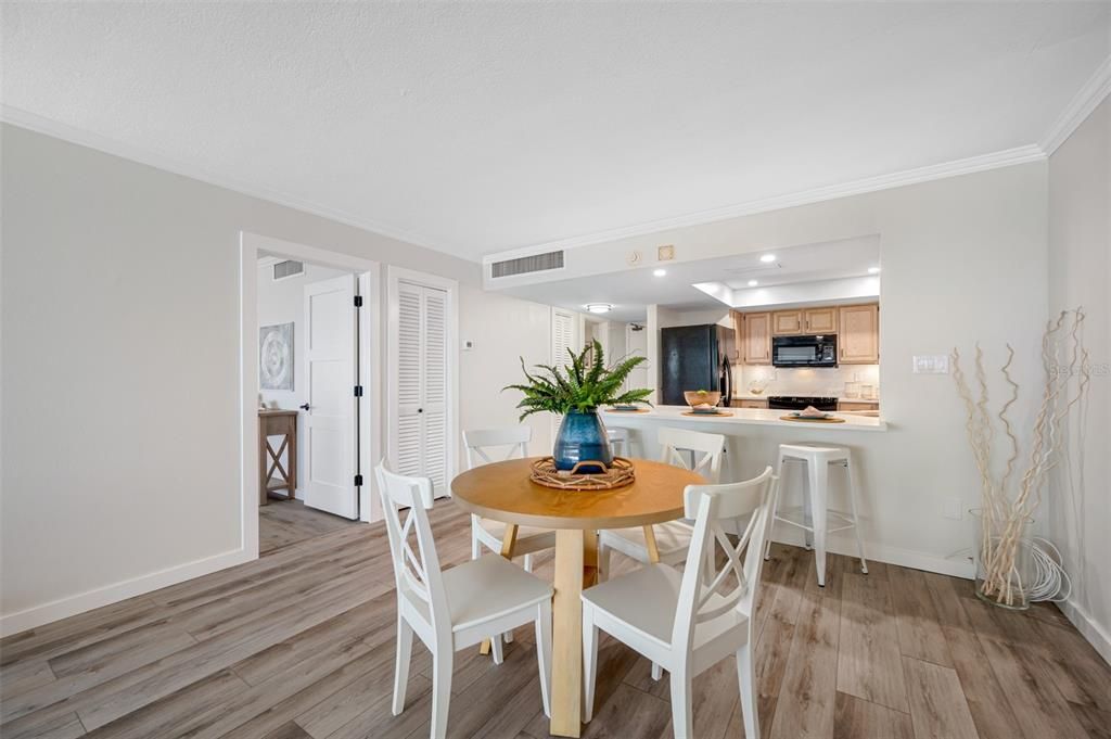 For Rent: $2,900 (1 beds, 1 baths, 995 Square Feet)