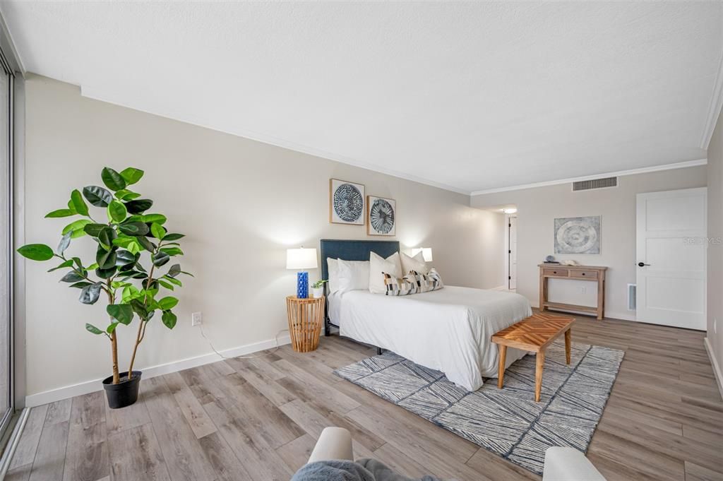 For Rent: $2,900 (1 beds, 1 baths, 995 Square Feet)