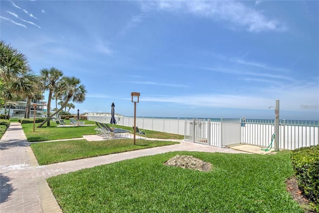 For Rent: $2,900 (1 beds, 1 baths, 995 Square Feet)