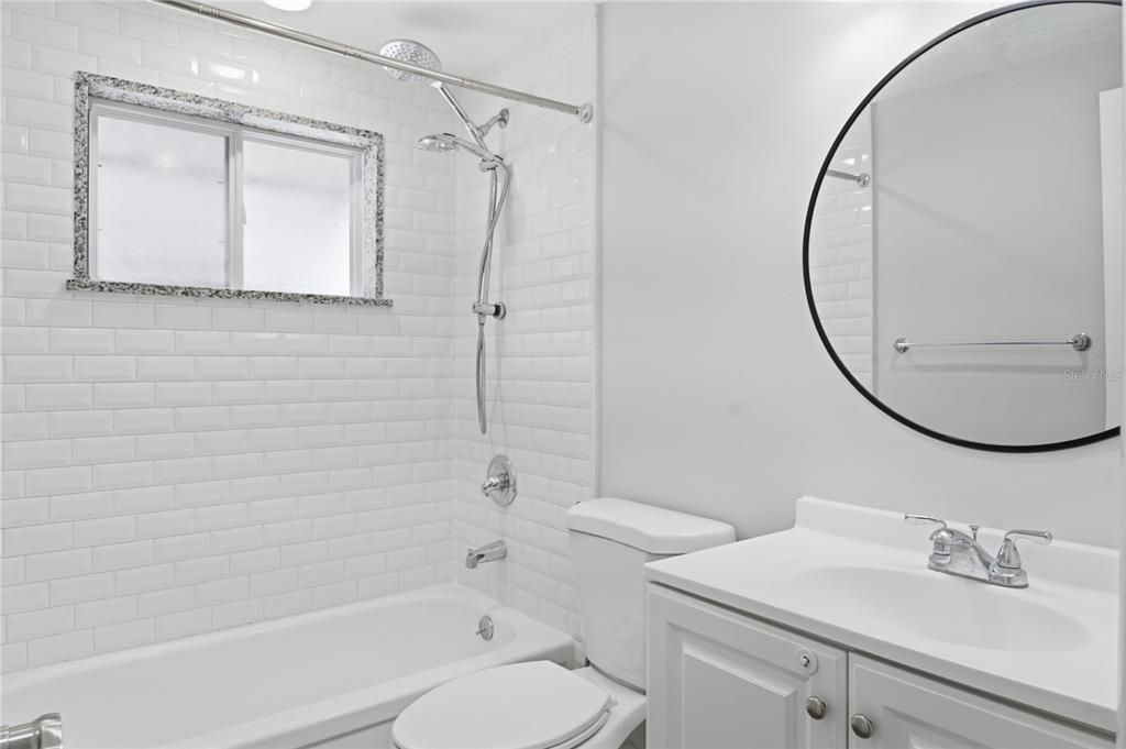 На продажу: $289,999 (3 спален, 2 ванн, 1004 Квадратных фут)