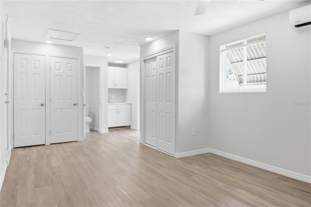 На продажу: $289,999 (3 спален, 2 ванн, 1004 Квадратных фут)