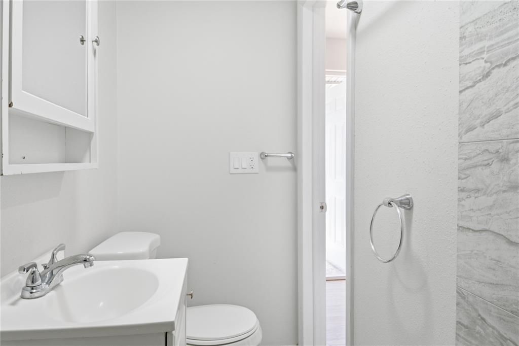 На продажу: $289,999 (3 спален, 2 ванн, 1004 Квадратных фут)