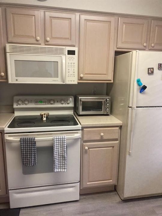 В аренду: $1,900 (2 спален, 2 ванн, 888 Квадратных фут)