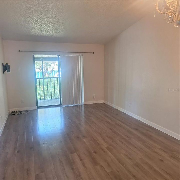 В аренду: $1,900 (2 спален, 2 ванн, 888 Квадратных фут)