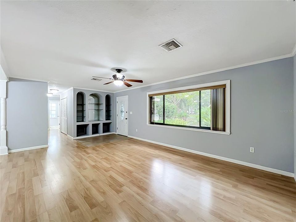 For Sale: $459,000 (4 beds, 3 baths, 1697 Square Feet)