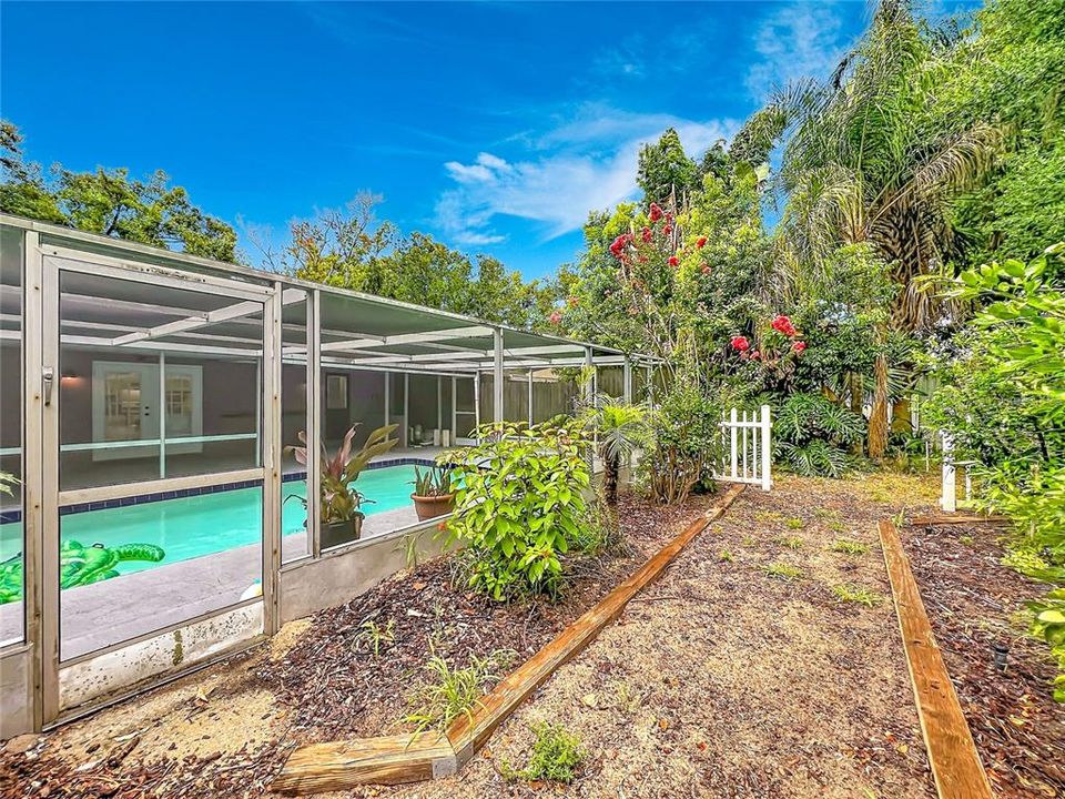 For Sale: $459,000 (4 beds, 3 baths, 1697 Square Feet)