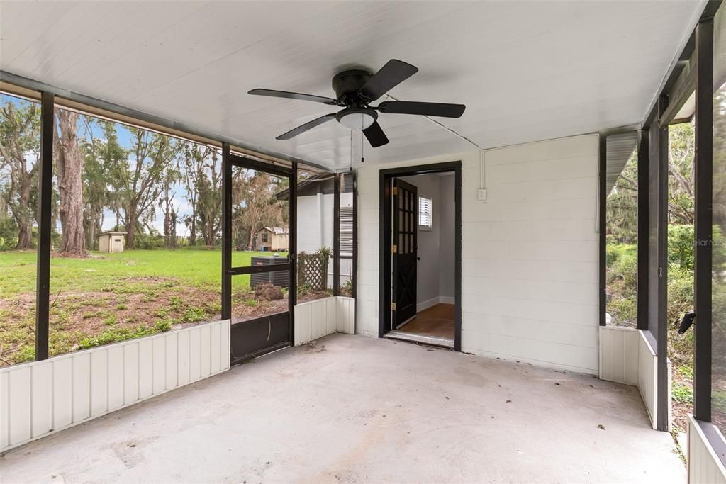 Activo con contrato: $375,000 (3 camas, 2 baños, 1700 Pies cuadrados)