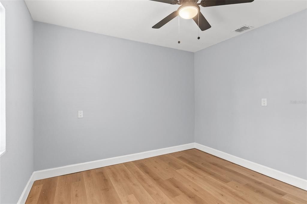 Activo con contrato: $375,000 (3 camas, 2 baños, 1700 Pies cuadrados)