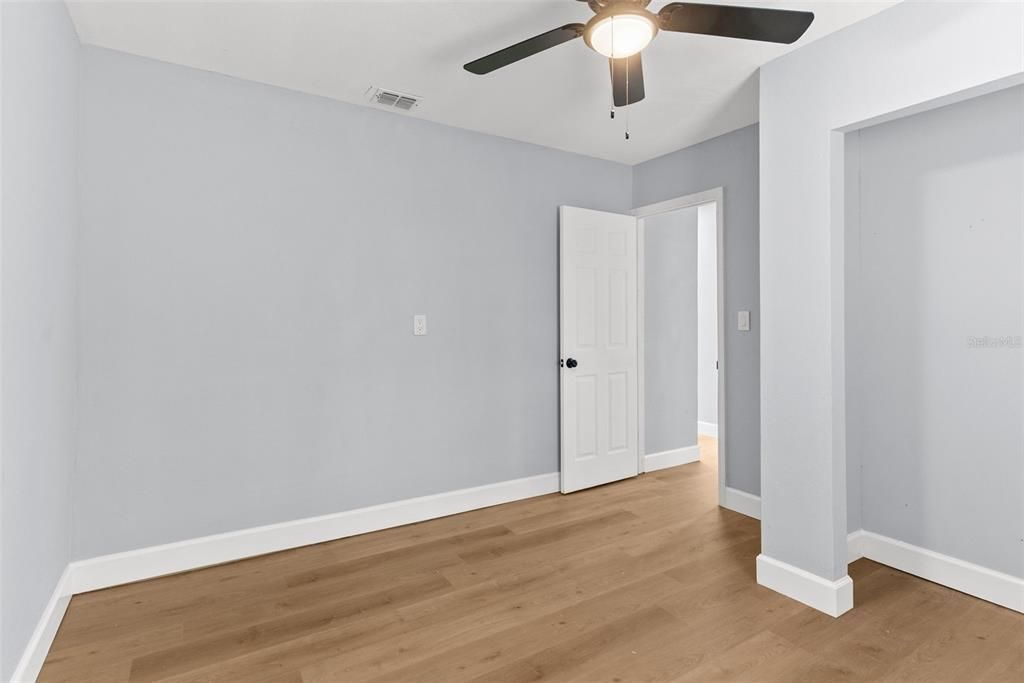 Activo con contrato: $375,000 (3 camas, 2 baños, 1700 Pies cuadrados)