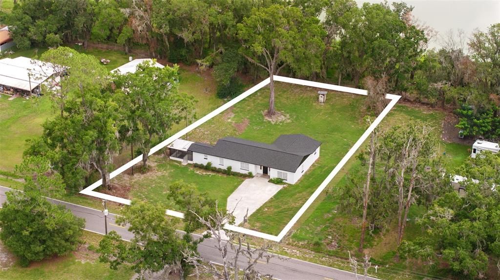 Activo con contrato: $375,000 (3 camas, 2 baños, 1700 Pies cuadrados)