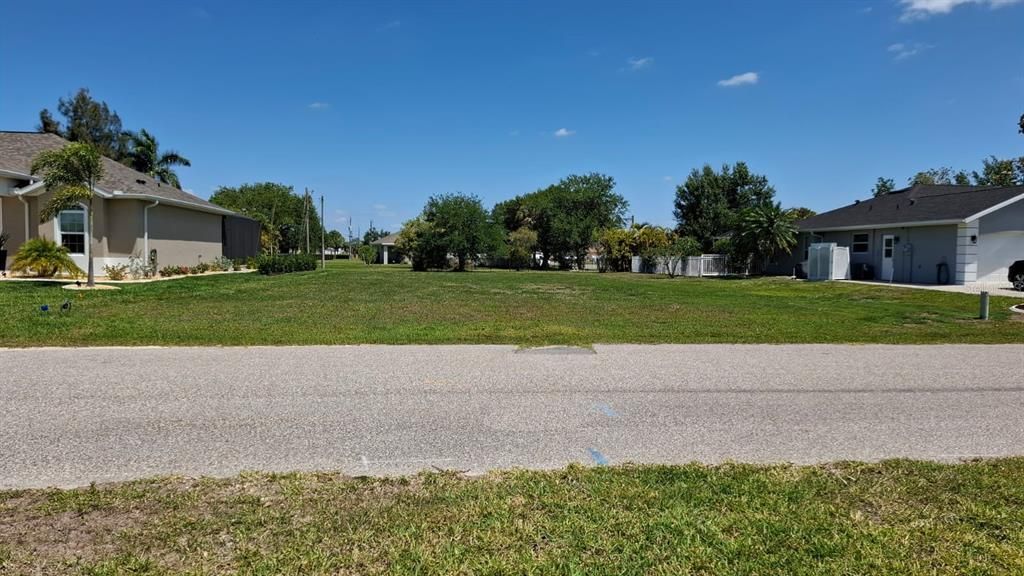 En Venta: $45,000 (0.22 acres)