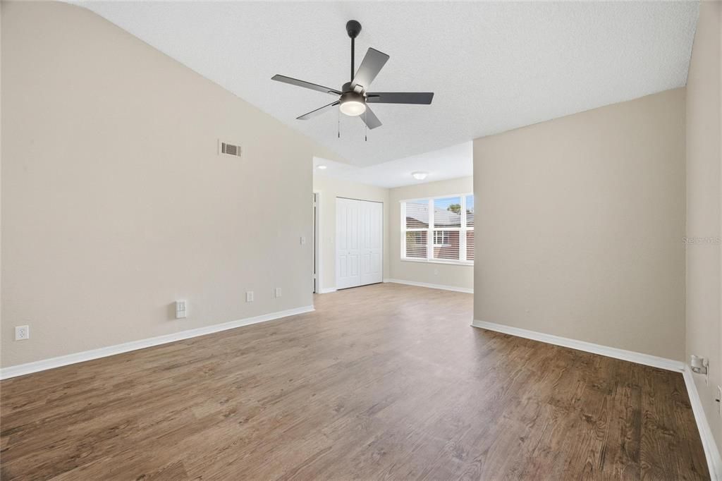 В аренду: $1,450 (2 спален, 2 ванн, 1054 Квадратных фут)