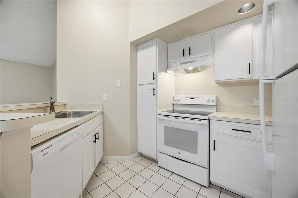 В аренду: $1,450 (2 спален, 2 ванн, 1054 Квадратных фут)