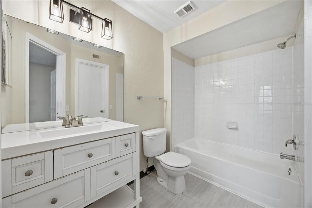 В аренду: $1,450 (2 спален, 2 ванн, 1054 Квадратных фут)