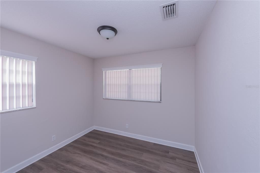 Activo con contrato: $180,000 (4 camas, 2 baños, 1200 Pies cuadrados)