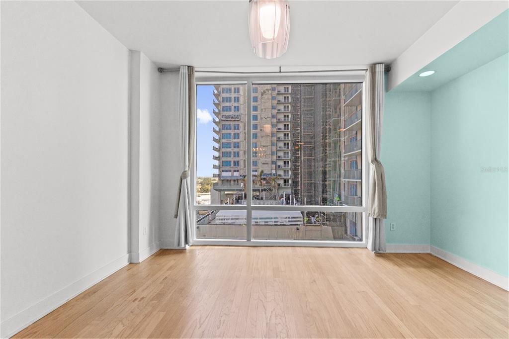 Active With Contract: $245,000 (1 beds, 1 baths, 615 Square Feet)