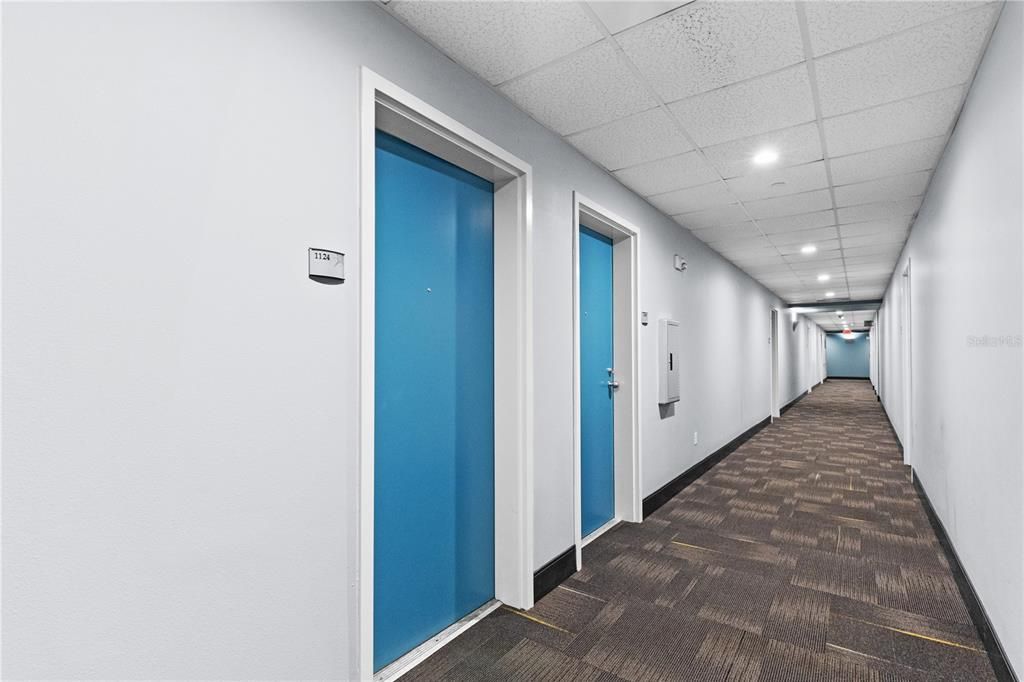 Active With Contract: $245,000 (1 beds, 1 baths, 615 Square Feet)