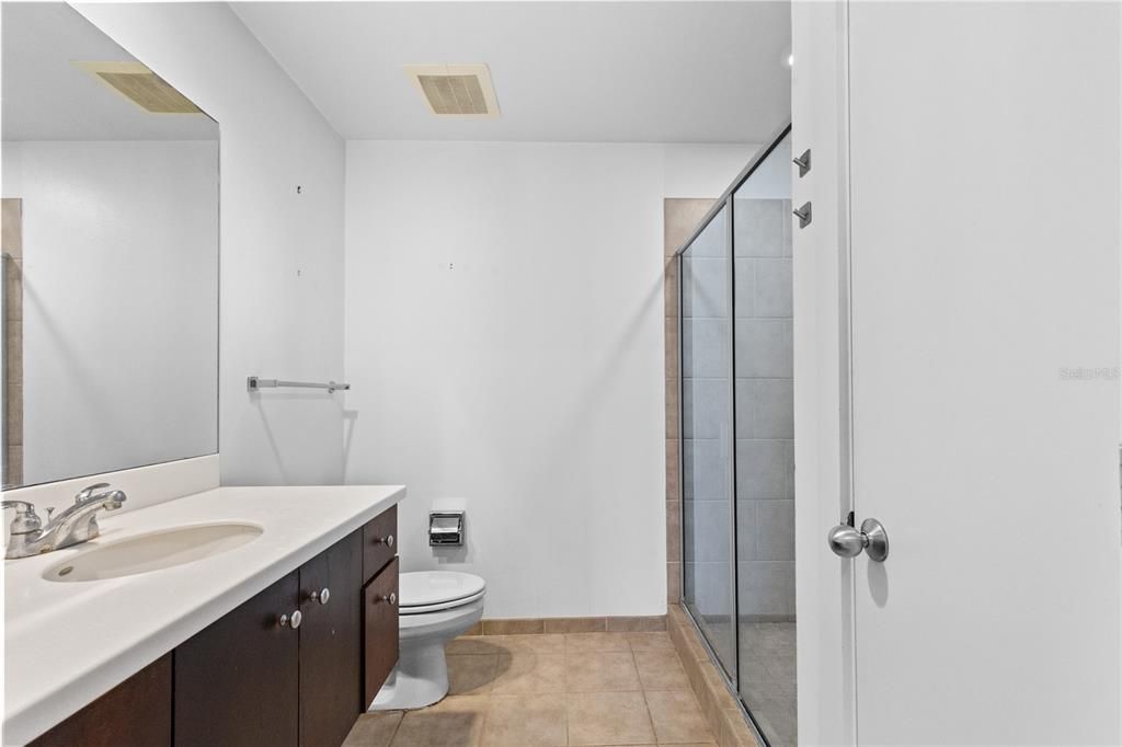 Active With Contract: $245,000 (1 beds, 1 baths, 615 Square Feet)