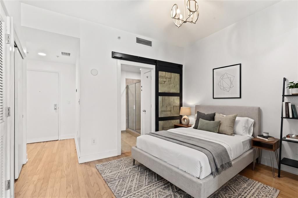Active With Contract: $245,000 (1 beds, 1 baths, 615 Square Feet)