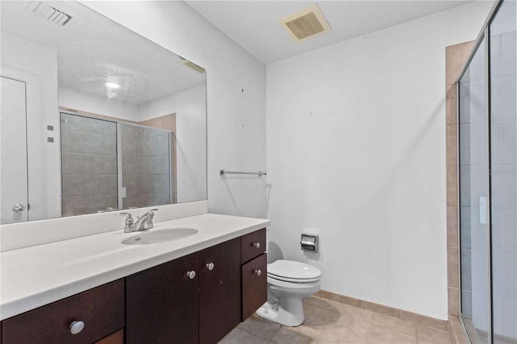 Active With Contract: $245,000 (1 beds, 1 baths, 615 Square Feet)