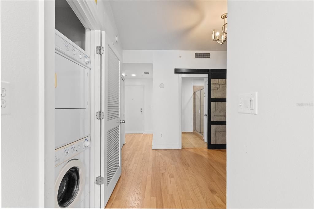 Active With Contract: $245,000 (1 beds, 1 baths, 615 Square Feet)