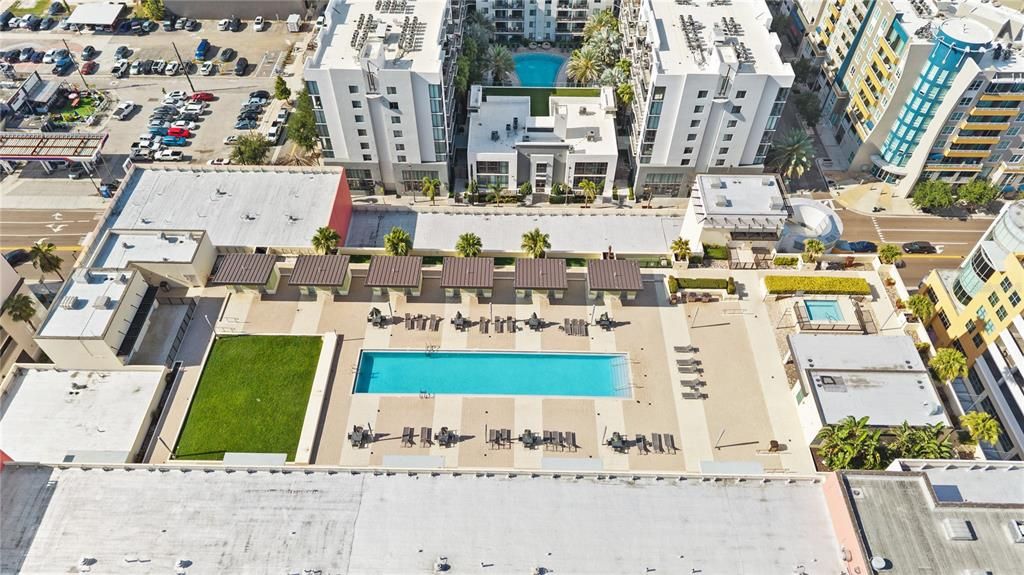 Active With Contract: $245,000 (1 beds, 1 baths, 615 Square Feet)