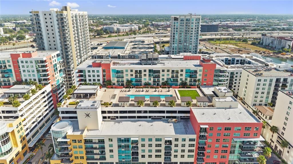 Active With Contract: $245,000 (1 beds, 1 baths, 615 Square Feet)
