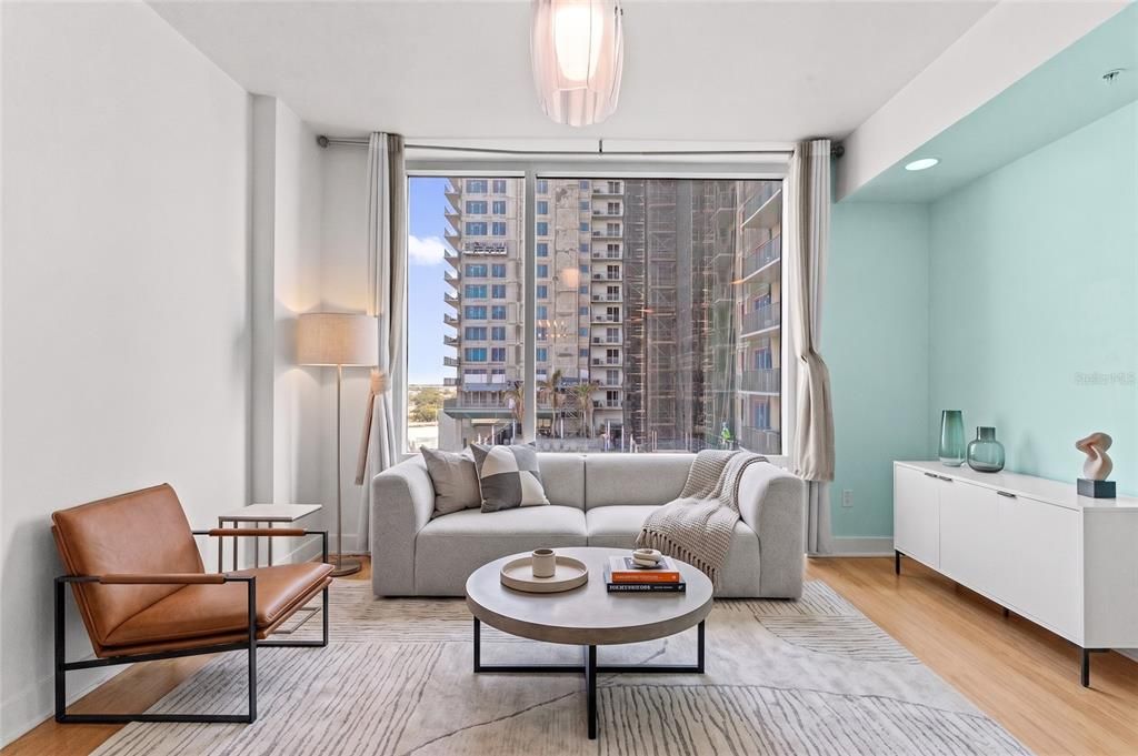 Active With Contract: $245,000 (1 beds, 1 baths, 615 Square Feet)