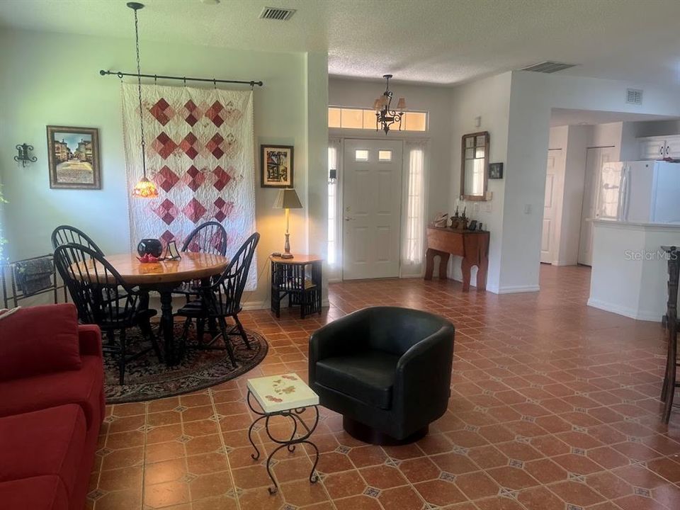 En Venta: $255,000 (2 camas, 2 baños, 1237 Pies cuadrados)