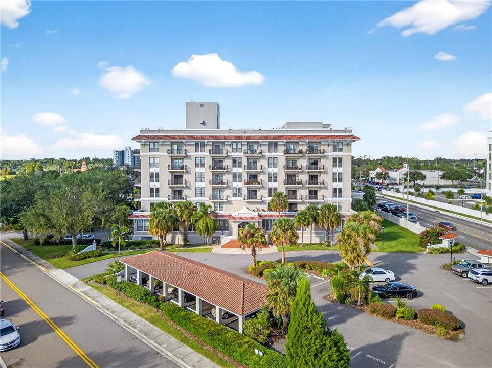 For Sale: $125,000 (1 beds, 1 baths, 714 Square Feet)