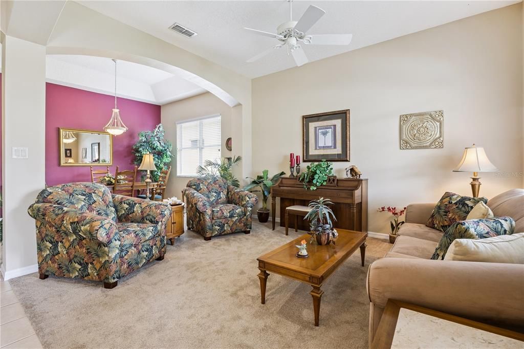 For Sale: $345,000 (3 beds, 2 baths, 1897 Square Feet)