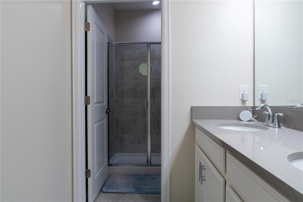 En Venta: $395,000 (3 camas, 2 baños, 1912 Pies cuadrados)