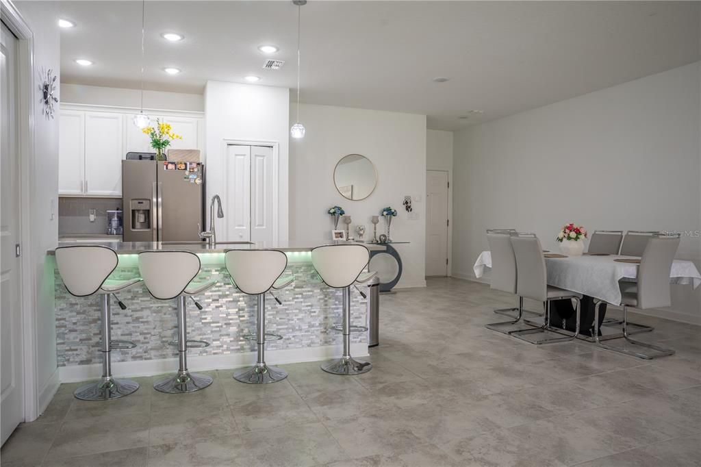 En Venta: $395,000 (3 camas, 2 baños, 1912 Pies cuadrados)