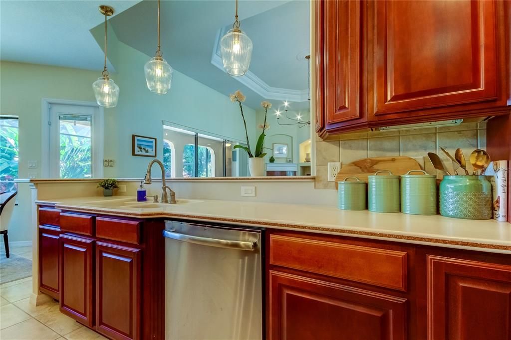 В аренду: $4,500 (3 спален, 2 ванн, 2695 Квадратных фут)