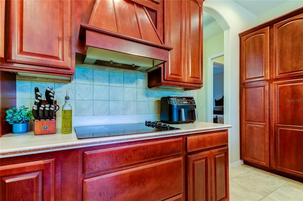 В аренду: $4,500 (3 спален, 2 ванн, 2695 Квадратных фут)