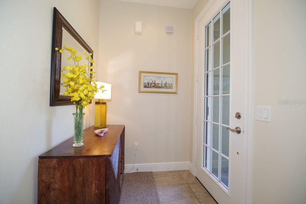 En Venta: $489,900 (2 camas, 2 baños, 1926 Pies cuadrados)