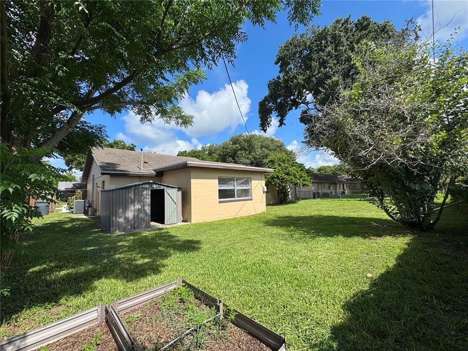 En Venta: $235,000 (4 camas, 2 baños, 1656 Pies cuadrados)