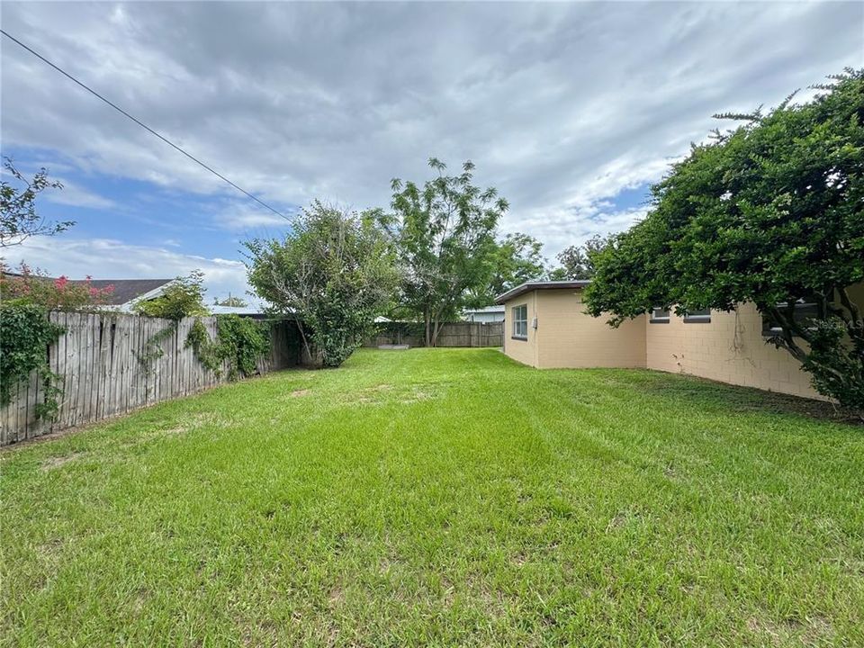 En Venta: $235,000 (4 camas, 2 baños, 1656 Pies cuadrados)
