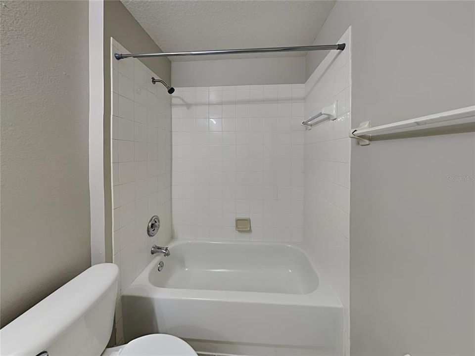 En Renta: $2,439 (3 camas, 2 baños, 1876 Pies cuadrados)