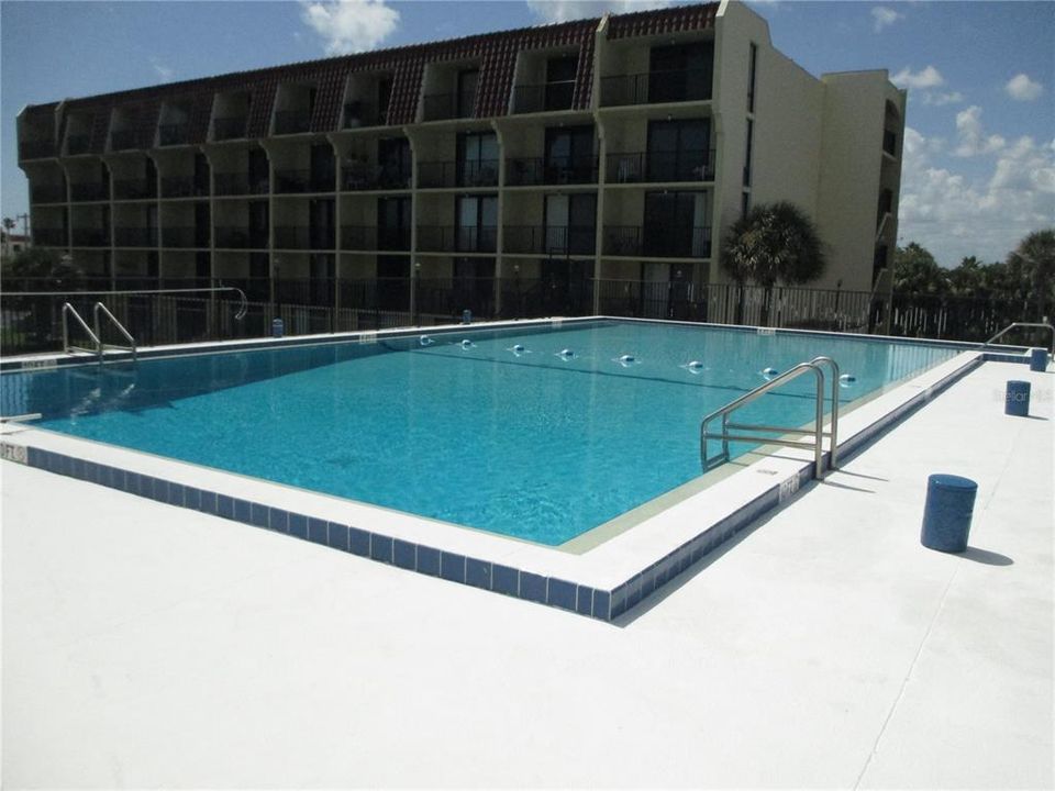 For Sale: $175,000 (1 beds, 1 baths, 590 Square Feet)