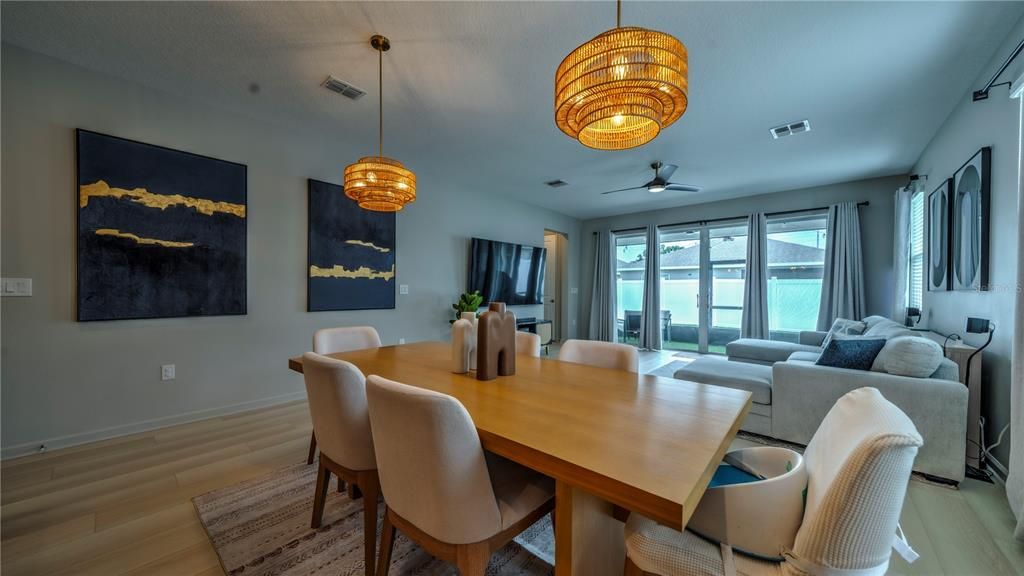 На продажу: $425,000 (4 спален, 3 ванн, 2325 Квадратных фут)