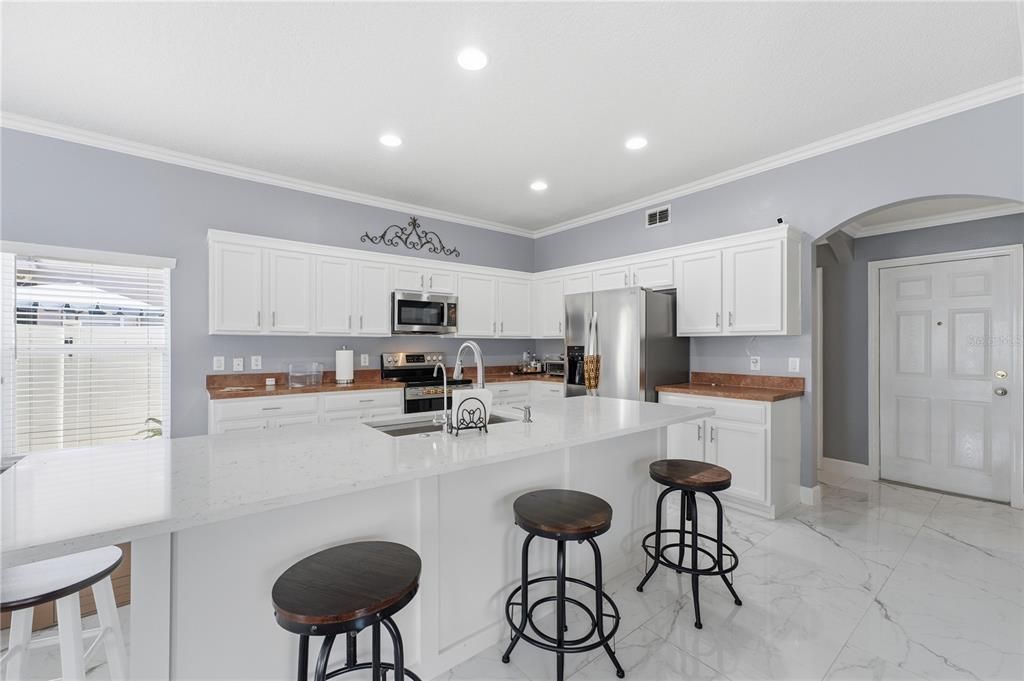 For Sale: $585,000 (3 beds, 2 baths, 2695 Square Feet)