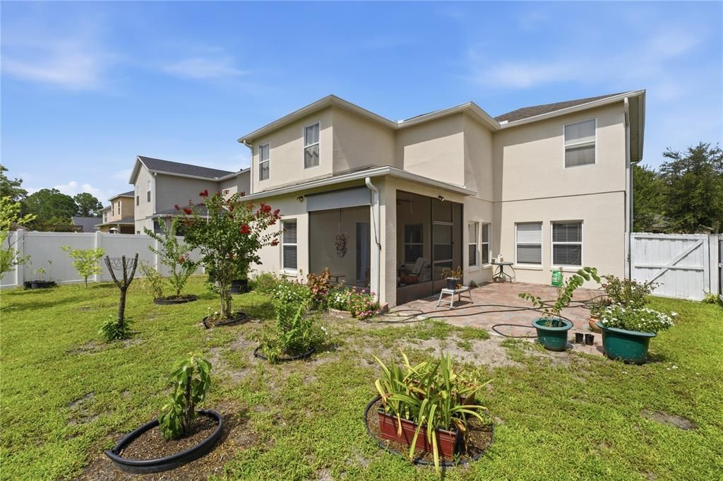 For Sale: $585,000 (3 beds, 2 baths, 2695 Square Feet)